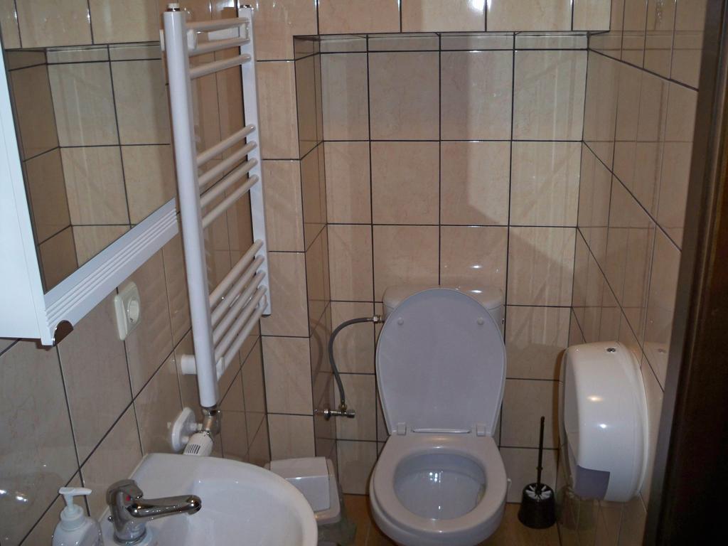 Bed and Breakfast Pas Neriju Skuodas Zimmer foto